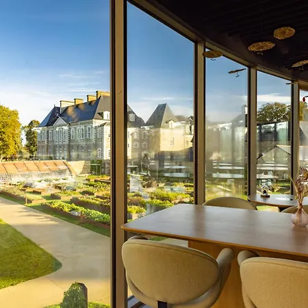 L'essenciel 4*